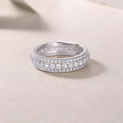 Trendsetting 925 Silver Ring with Round Moissanite Accent