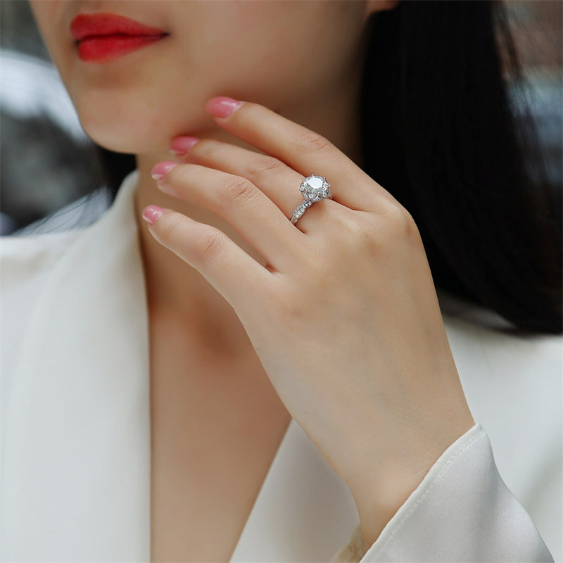 Trendy OL Style Silver Ring with Sparkling Moissanite