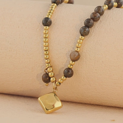 Gold O-Chain Necklace with Geometric Rhombus Pendant