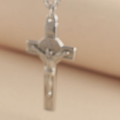 Trendy Silver Chopin Chain Necklace with Cross and Jesus Figure Embellishment